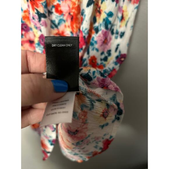 Torrid Plus Feminine Floral Short Sleeve Crochet Yoke Lace Gauze Top 1X 14/16 - Picture 7 of 11